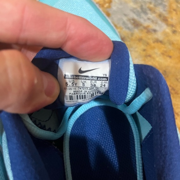 Nike Reax Run 10 size 5.5 - Picture 8 of 8